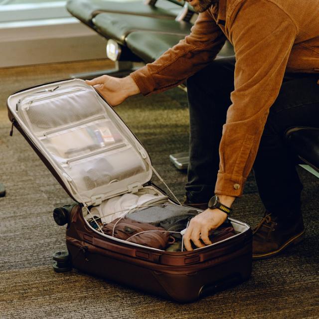 Peak Design Roller Pro Carry-On, Eclipse w/ Cube