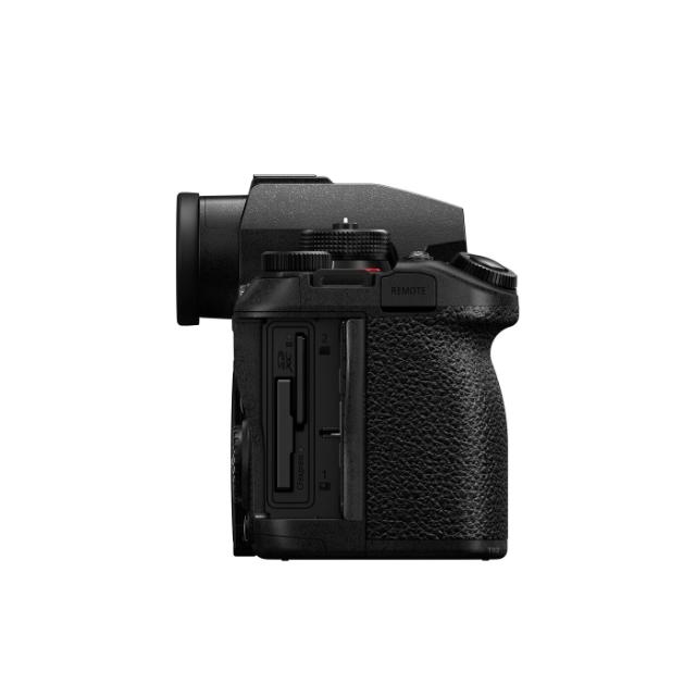 PANASONIC LUMIX S1IIE KIT 24-105MM F/4.0